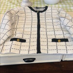 Chic Women's Black and White Cardigan